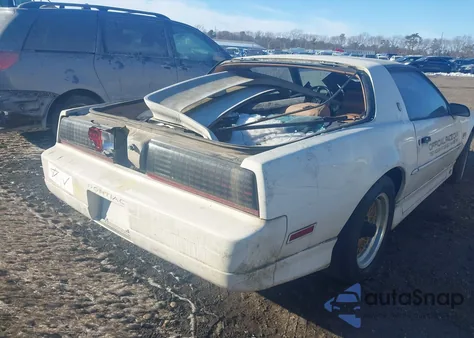1989 Pontiac Firebird Trans Am/Gta Special z USA, uszkodzony, nr VIN 1G5FW2175KL242503